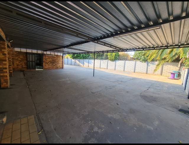 4 BEDROOM HOUSE FOR SALE IN VANDERBIJLPARK SE 2